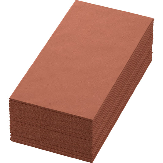 Eine Packung Duni GmbH Zelltuchservietten 40 x 40 cm, 3-lagig, 1/8 Buchfalz in Earth Terra (250 Stück) wird sauber gestapelt und gefaltet auf weißem Hintergrund gezeigt.