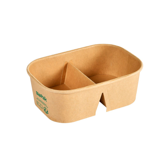 Die Kartonbox BRICK MEDIUM 2-Comp 250/250 ml der Duni GmbH ist ein brauner, rechteckiger FSC/PLA-Papierbehälter (171x118x57 mm) mit zwei Fächern, abgerundeten Ecken, einer seitlichen Einkerbung und grünem Branding; Packung mit 50 Stück.