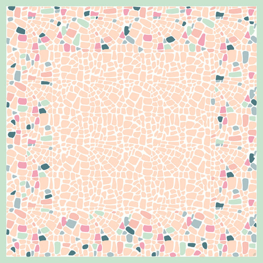 Das Dunicel-Mitteld.84x84cm Ocean Pebbles 20P. der Duni GmbH zeigt ein mosaikartiges Fliesenmuster in Pfirsich, Pink, Teal und Mintgrün, das einen quadratischen Rahmen mit einem hellen Zentrum und einem bunten Rand bildet - ideal für den gedeckten Tisch (Packung mit 20 Stück).