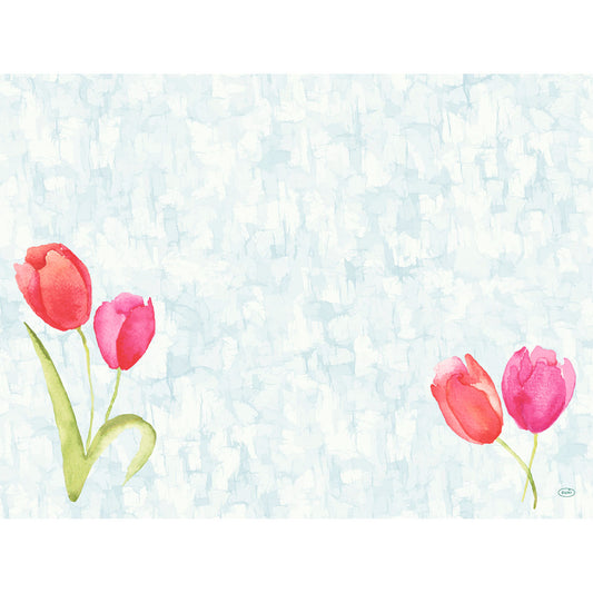 Bezaubernde Aquarell-Illustration von rosafarbenen und roten Tulpen auf grünen Stielen vor einem hellblauen und weißen Hintergrund - abgebildet auf Duni GmbH Bio-Dunicel-Sets 30x40 Painted Tulips, Packung mit 100 Stück.
