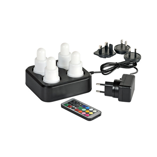 Das Set "4er 70 x Ø 40 mm, warm white & multicolour 66141" von Duni GmbH enthält vier energieeffiziente LED-Lampen mit Ladestation, Fernbedienung, Netzadapter und drei Steckern - flexibel für warme oder farbige Beleuchtung.
