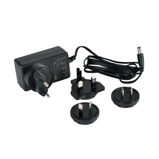 Der Duni GmbH Ersatz Adapter für LED-Ladestation 206437 (1 Stück) ist ein schwarzer Stromadapter mit abnehmbarem Kabel und vier austauschbaren Steckern, perfekt als Ersatz oder für Ihre LED-Ladestation. Abgebildet auf weißem Hintergrund.