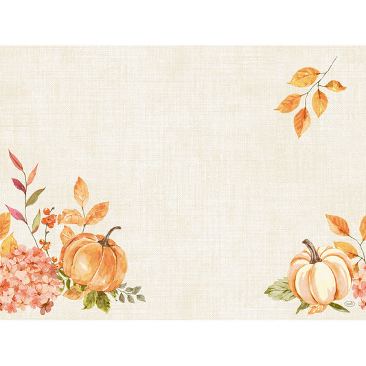 Ein beigefarbener, strukturierter Hintergrund mit zwei aquarellierten Kürbissen, Herbstblumen und orangefarbenen Blättern - perfekt, um Ihren Text oder Ihr Design auf den biologisch abbaubaren Bio-Dunicel-Sets 30x40 Spicy Pumpkin von Duni GmbH (Packung mit 100 Stück) in Szene zu setzen.