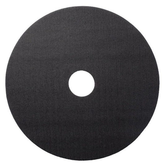 Auf weißem Untergrund ist ein flaches, schwarzes Rundpad mit zentralem Loch von oben zu sehen, das die robuste Bauweise des Twister Hybrid Holder der Diversey Deutschland GmbH & Co. OHG, Halter für das Twister Hybrid Tool, unterstreicht.