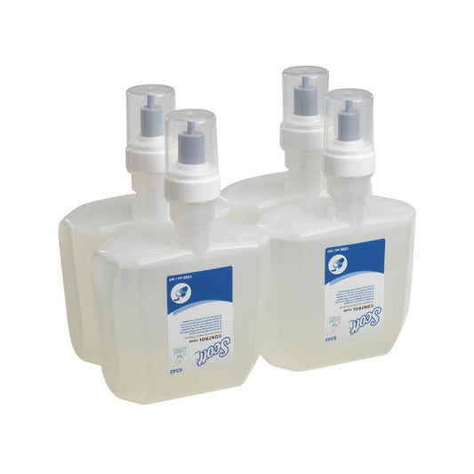 Vier Scott® Control™ Schaum-Handreiniger Kartuschen von Kimberly-Clark GmbH sind in einer Packung zusammengefasst, jede mit einem klaren Design und einem sicheren Verschluss, um effektive Handhygieneprotokolle zu unterstützen. (Die Packung enthält 4 Stück.).