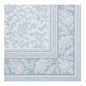 Die PAPSTAR 50 Servietten "ROYAL Collection" (40 x 40 cm, blau) der PAPSTAR GmbH bestechen durch ein aufwändiges blau-weißes Paisley- und Blumendesign mit dekorativer Bordüre, das jedem gedeckten Tisch Eleganz verleiht.