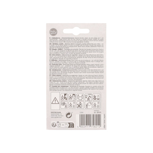 Auf der Rückseite der Verpackung der PAPSTAR Zahlenkerze mit Halter 7 cm "9" von PAPSTAR GmbH befinden sich Anleitungen und Sicherheitshinweise in mehreren Sprachen, Warnsymbole, ein Barcode am unteren Rand sowie eine helle Verpackung mit schwarzer Schrift.