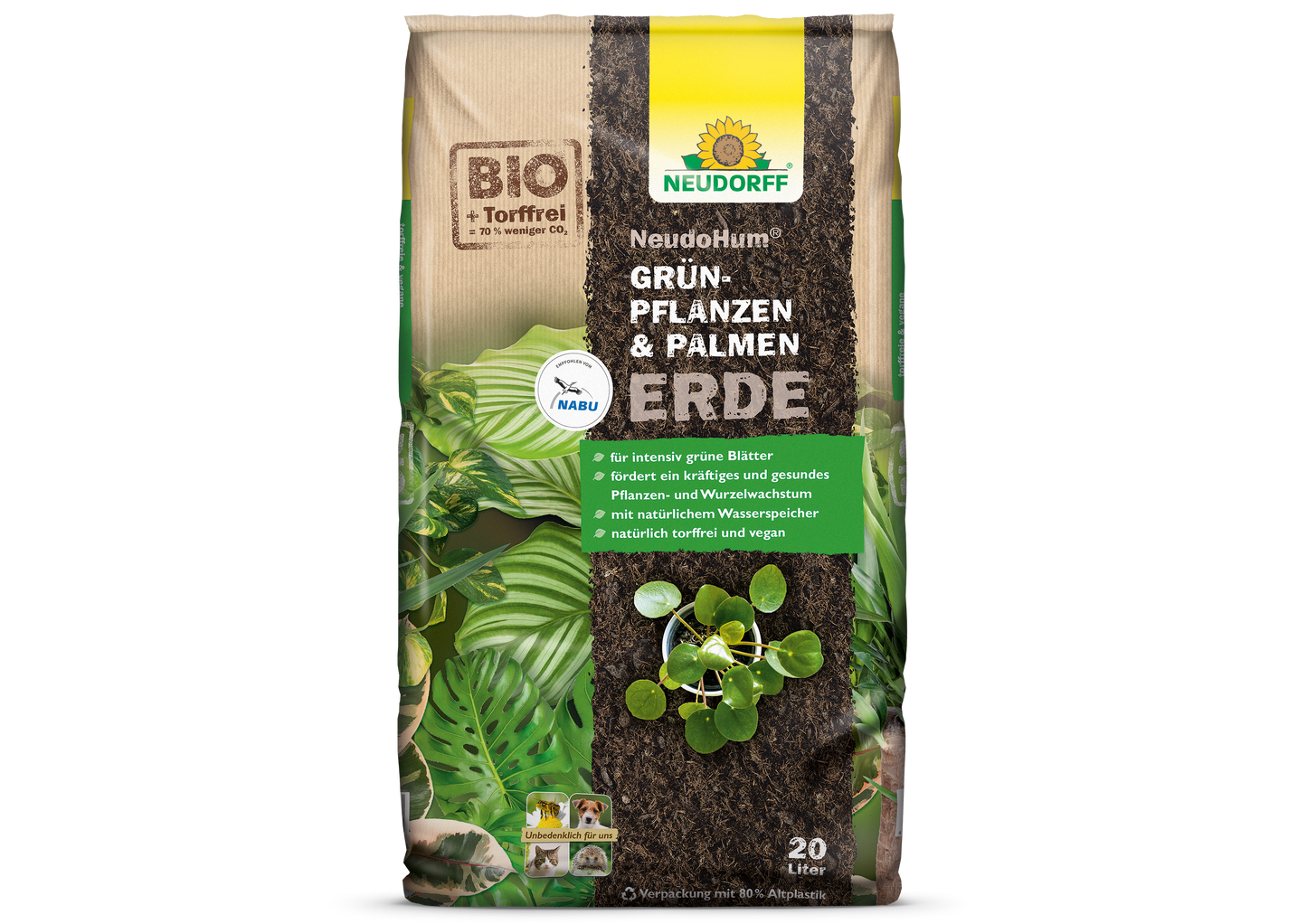 Ein 20-Liter-Sack Neudorff Shop NeudoHum Grünpflanzen- & PalmenErde, der auf der Verpackung mit grünen Blättern und Erde abgebildet ist, ist biologisch, torffrei und bietet eine hervorragende Wasserspeicherung. Der deutsche Text hebt die nachhaltige Zusammensetzung hervor.