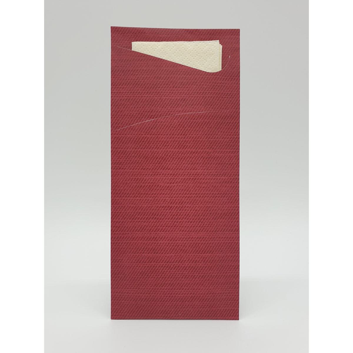 Ein roter, strukturierter Umschlag steht aufrecht vor einem schlichten weißen Hintergrund, aus dem ein cremefarbenes Papier - ähnlich dem Sacchetto Zelltuch 190 x 85 mm der Duni GmbH - teilweise sichtbar herausschaut.