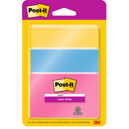 Eine Packung Post-it® Super Sticky Notes von 3M Deutschland GmbH enthält 3 Blöcke (je 45 Blatt) in verschiedenen Farben und Größen, PEFC zertifiziert (SGSCH-PEFC-COC-110078). Jeder Block misst 4,7 x 7,6 cm.
