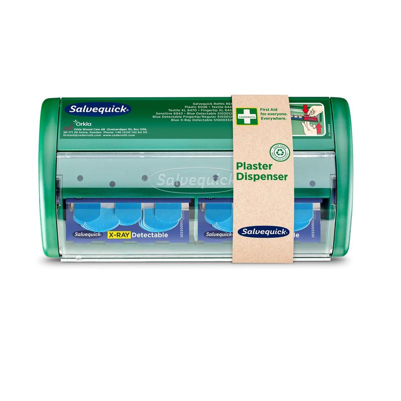 Der Orkla Wound Care AB Salvequick röntgendetektierbarer Pflasterspender (1 Stück) ist ein grüner, transparenter Spender mit einem braunen Papieretikett, der 2x30 blaue, röntgendetektierbare Pflasternachfüllungen für die Erste Hilfe enthält.