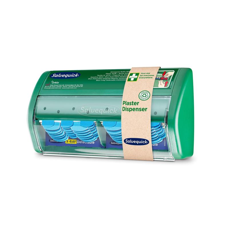 Der Orkla Wound Care AB Salvequick röntgendetektierbarer Pflasterspender wird in einem durchsichtigen Kunststoffkoffer mit 2x30 nachweisbaren Pflasterminen geliefert und ist in einer Papphülle mit der Aufschrift "Pflasterspender" verpackt.