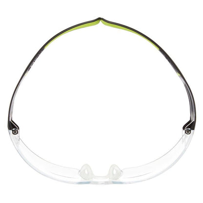 The 3M™ SecureFit™ reading safety glasses from 3M Deutschland GmbH feature clear lenses, black and yellow temples, a curved frame, and nose pads (viewed from above).