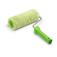 Die Nölle Profi Brush Malerwalze Lammplüsch 18 cm mit Kunststoffgriff ist diagonal auf weißem Grund abgebildet.