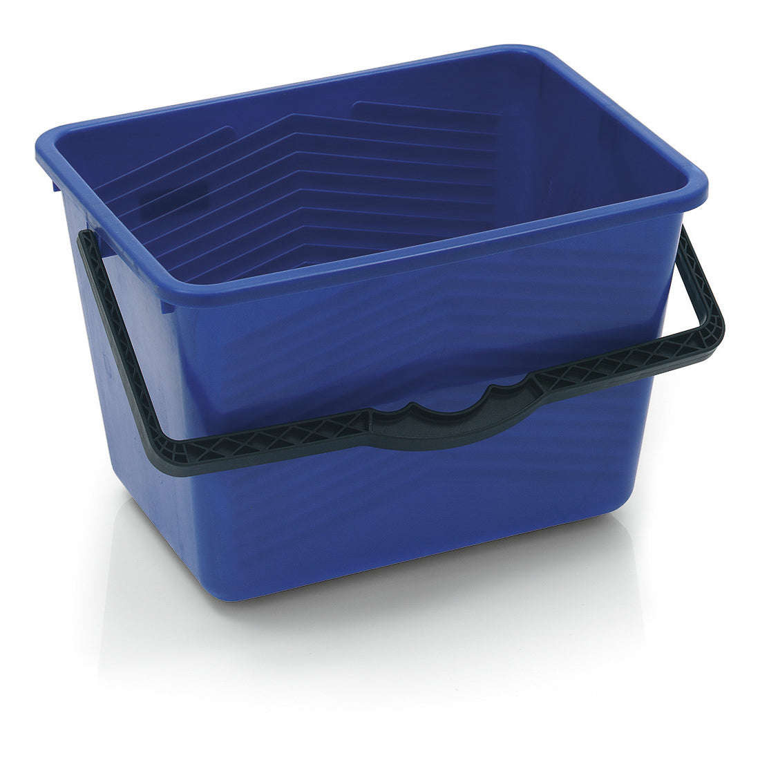 Der Nölle Profi Brush Farbeimer 14 Liter von Nölle Profi Brush Bürsten- & Pinseltechnik e.K. ist ein rechteckiger, blauer Eimer mit schwarzem Griff und seitlichen Rillen - ideal für Malerarbeiten und Renovierungen.