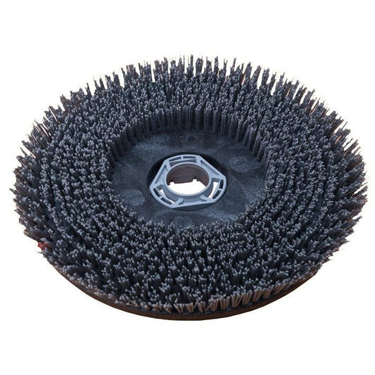 Eine runde, schwarze Diversey Scheuerbürste abrasiv (43 cm) mit steifen Borsten und einer Kunststoffhalterung, konzipiert für swingo 1850 & 4000 Bodenreinigungsmaschinen. Packung: 1 Stück. Marke: Diversey Deutschland GmbH & Co. OHG.