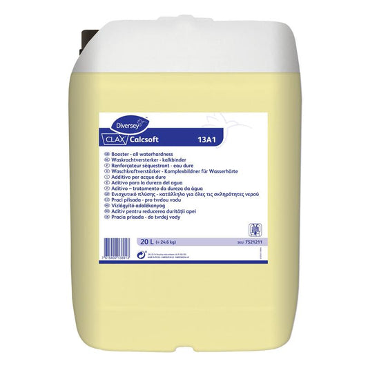 Ein 20-Liter-Kanister Clax Calcsoft 13A1 Flüssiger Wasserhärtebinder von Diversey Deutschland GmbH & Co. OHG, mit weißem Deckel, gelber Flüssigkeit und einem Frontetikett mit mehrsprachiger Produktinformation und Hinweisen für den gewerblichen Gebrauch.