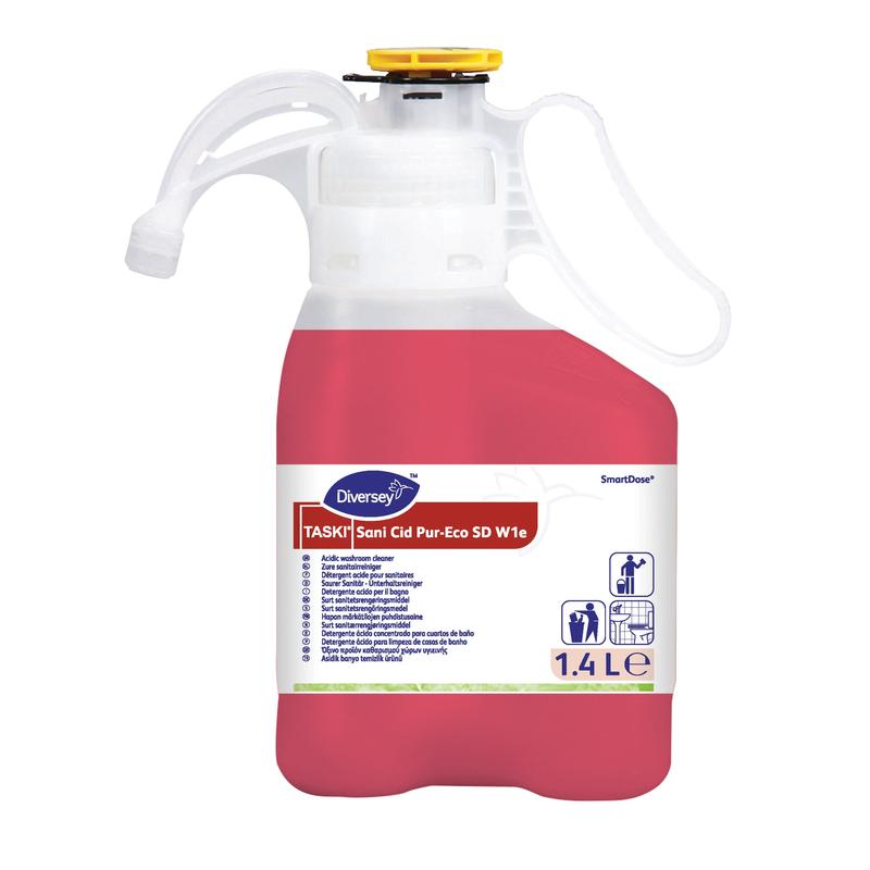 Eine 1,4-Liter-Flasche TASKI Sani Cid, ein hochkonzentrierter Sanitärreiniger auf Zitronensäurebasis der Diversey Deutschland GmbH & Co. OHG, verfügt über eine rote Flüssigkeit, eine beschriftete Vorderseite, einen Griff und eine gelbe Spenderkappe.