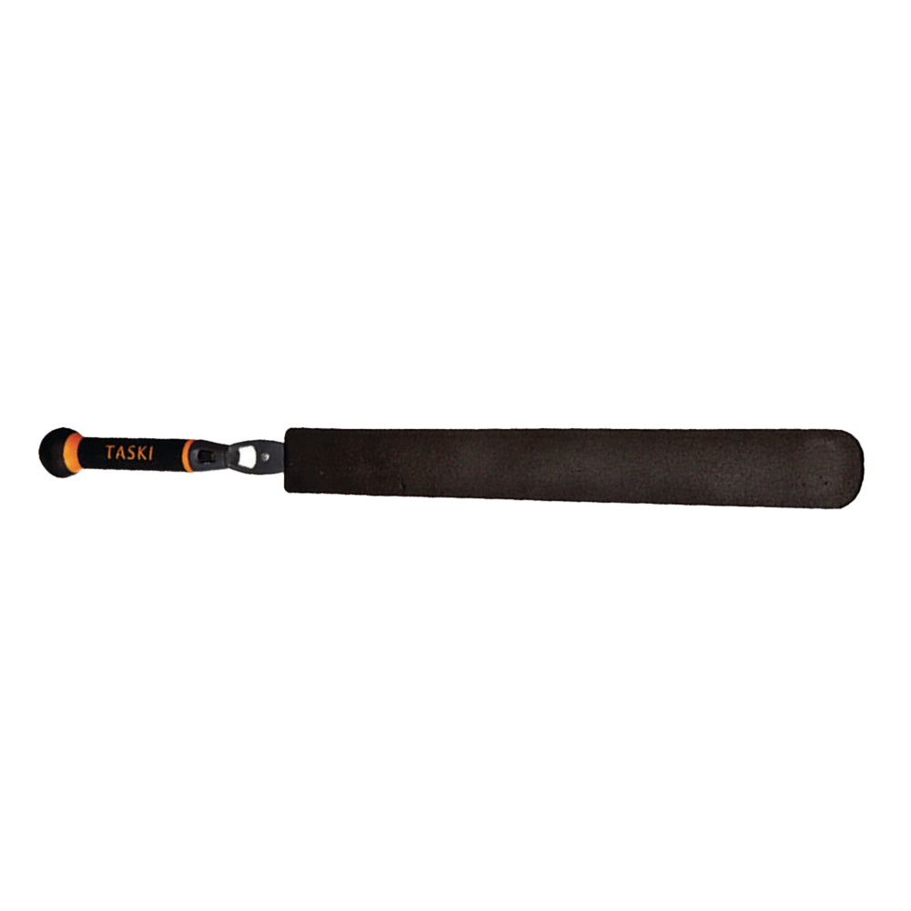 Der Jonmaster UltraPlus Interior Mop Halter von Diversey Deutschland GmbH & Co. OHG ist ein flexibles, schwarzes, rechteckiges Reinigungswerkzeug mit gepolstertem Griff, orangefarbenem "TASKI"-Label und Endschlaufe, das für die gründliche Reinigung konzipiert ist.