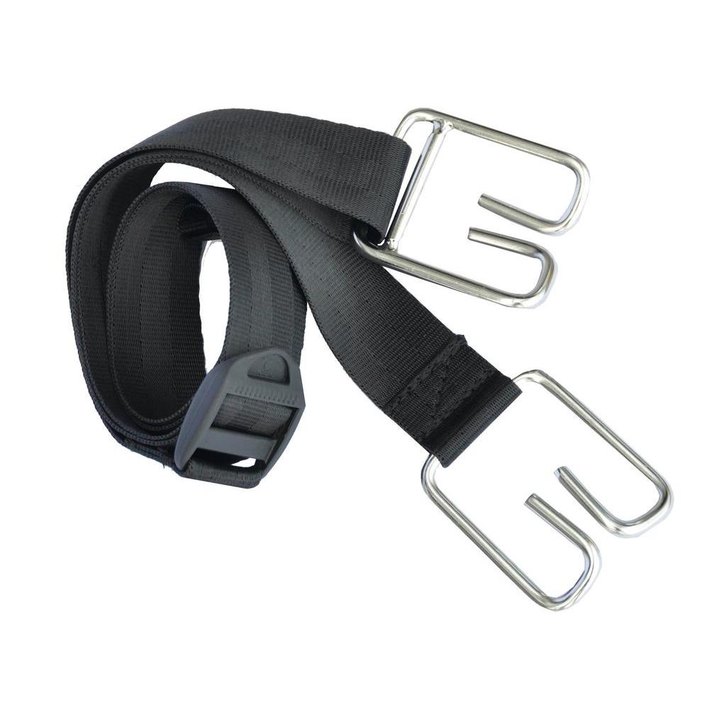 Eine schwarze TASKI Mopp-Box Schultergurt aus Nylon von Diversey Deutschland GmbH & Co. OHG, mit Metallhaken und Kunststoffschnalle, ideal zum Tragen von Mopp-Boxen in schwer zugänglichen Bereichen, abgebildet auf weißem Hintergrund.