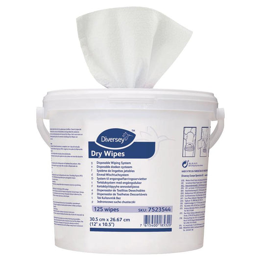Ein weißer Kunststoffbehälter mit Griff und Deckel enthält Diversey Deutschland GmbH & Co. OHG DI Dry Wipes Einmaltücher, 125 Blatt; das Etikett zeigt Produktinformationen in mehreren Sprachen, wobei ein Tuch ausgegeben wird.