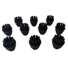 Zehn identische schwarze Nylonbürsten für den TASKI Steamer von Diversey Deutschland GmbH & Co. OHG (Packung mit 10 Stück) sind auf weißem Grund verstreut und haben kurze, steife Borsten in Büscheln für eine verbesserte Reinigungsleistung.