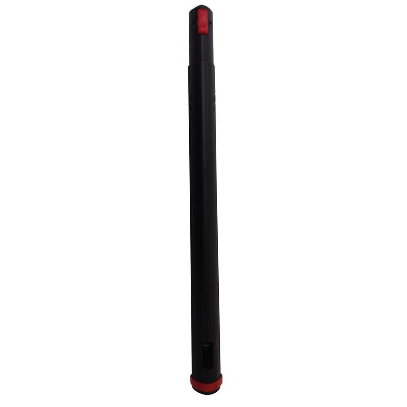 Ein Verlängerungsrohr für TASKI SO4 von Diversey Deutschland GmbH & Co. OHG, schwarz mit roten Akzenten, steht aufrecht vor weißem Hintergrund-ideal für professionelle Reinigung und zusätzliche Reichweite. Packung: 1 Stück.