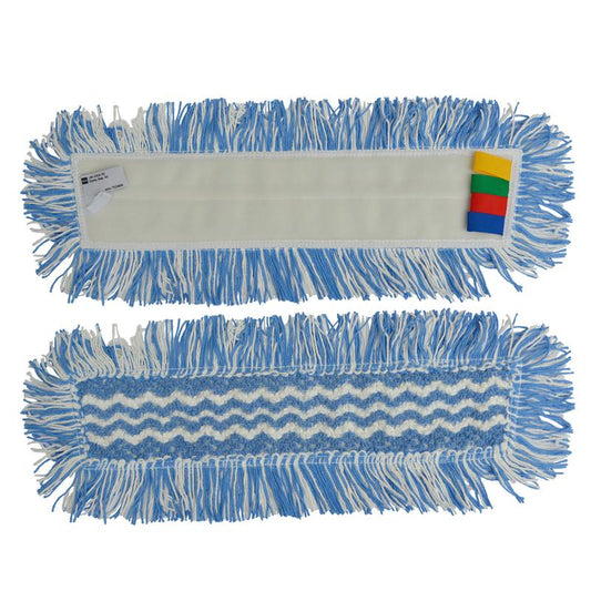 Zwei TASKI Jonmaster Ultra HD Damp Mop Reinigungstücher von Diversey Deutschland: vorne Zickzack-Muster für hartnäckigen Schmutz, hinten Tasche mit farbigen Etiketten (Gelb, Grün, Rot, Blau) und blauen sowie weißen Fransen.