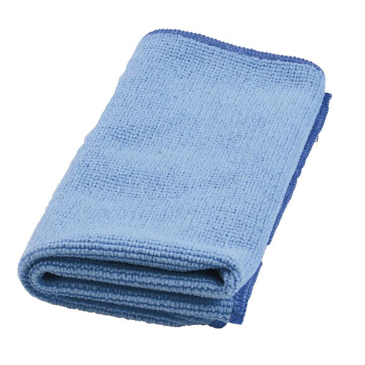 Ein gefaltetes TASKI MyMicro Microfasertuch 36 x 36 cm von Diversey Deutschland GmbH & Co. OHG, hellblau mit dunkelblauem Rand für Spritz- und Feuchtreinigung, ist auf weißem Hintergrund abgebildet.