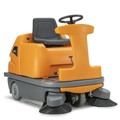 Der TASKI balimat 6500 RTU von Diversey ist eine batteriebetriebene, robuste Aufsitz-Kehrsaugmaschine mit 2 Walzenbürsten, Seitenbesen, 4x180 Ah Batterien und Ladegerät-ideal für die effiziente Reinigung großer Flächen.