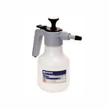Das Arcora Arspray Delta-Tec 2 Sprühkännchen von Arcora International GmbH ist ein grau-schwarzer Kunststoff-Handzerstäuber mit EPDM-Dichtung, fasst 1710 ml und ist für die alkalische Reinigung geeignet. Die Packung enthält 1 Stück.