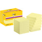 Eine gelbe Schachtel mit der Aufschrift "Post-it® Super Sticky Notes, 47,6 mm x 47,6 mm, 90 Blatt/Block, 100% PEFC" der 3M Deutschland GmbH ist abgebildet, daneben liegen neun gelbe Haftnotizblöcke gestapelt.