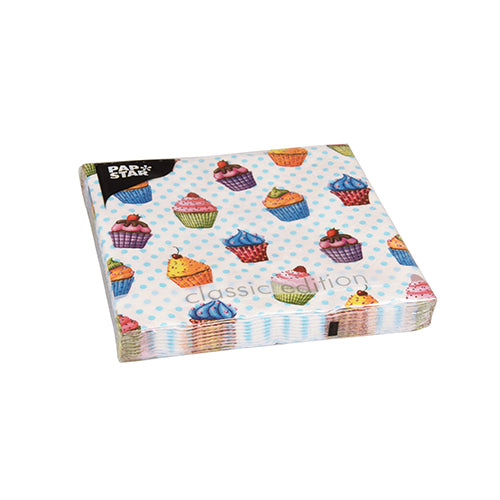 Ein Set von 20 Servietten der PAPSTAR GmbH (33x33 cm, 3-lagig, 1/4 gefaltet) mit einem hellblauen Tupfen- und Cupcake-Motiv. Auf der Vorderseite ist der Schriftzug "classic edition" aufgedruckt, das PAPSTAR-Logo befindet sich oben links für zusätzlichen Stil und Haltbarkeit.