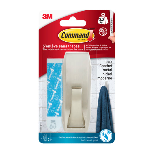 Der Command™ Bad Metallhaken "Modern Reflection" von 3M Deutschland GmbH hält bis zu 2,2 kg, enthält einen großen Haken, Klebestreifen und eine Anleitung. Der Text ist in Französisch und Deutsch. Ausführung in gebürstetem Nickel.