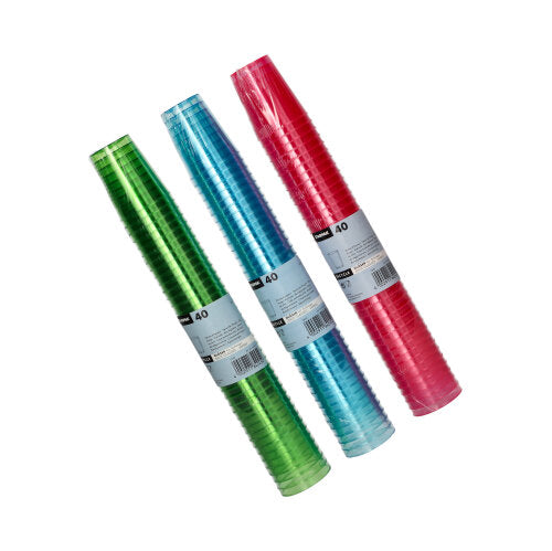 Drei Stapel Starpak 40 Schnapsgläser aus PS, je 4 cl, farbig sortiert (grün, blau, pink), sind diagonal auf weißem Grund platziert. Jede Packung enthält 40 Becher in Schrumpffolie mit weißen Etiketten.