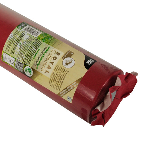 Eine Rolle PAPSTAR Tischläufer, Tissue "ROYAL Collection" (24 m x 40 cm) der PAPSTAR GmbH, mit beige-grünem Etikett. Ein Ende ist ausgepackt, so dass der rote Tissue-Tischläufer und die Verpackung mit Produktdetails und Barcode sichtbar sind.