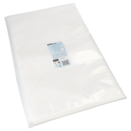 Ein gefalteter Stapel PAPSTAR 100 Siegelrandbeutel PA/PE transparent von der PAPSTAR GmbH, mit rechteckigem Etikett mit Text und Barcode, verpackt in Klarsichtfolie auf weißem Hintergrund – ideal zur Lebensmittelaufbewahrung.