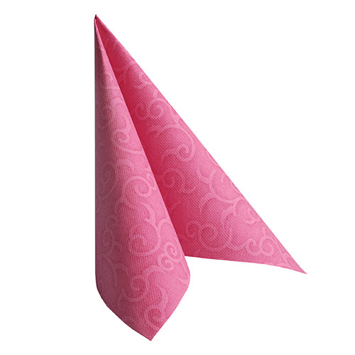 Die PAPSTAR 50 Servietten "ROYAL Collection" 1/4-Falz 40 x 40 cm in fuchsia von PAPSTAR GmbH zeigt ein dezentes Wirbelmuster und ist hochkant, dreieckig gefaltet, auf weißem Hintergrund abgebildet.