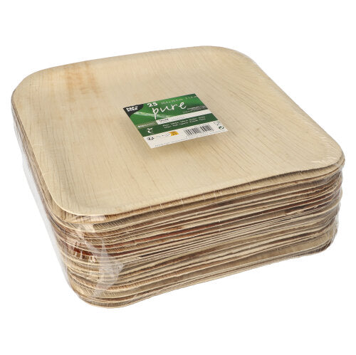 Eine Packung mit 25 quadratischen beigefarbenen PAPSTAR Tellern „pure“ aus Palmblatt von PAPSTAR GmbH, nachhaltig verpackt – ideal als umweltfreundliche Teller für besondere Anlässe.