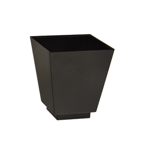 Die PAPSTAR 50 Fingerfood-Schalen der PAPSTAR GmbH sind schwarze, quadratische Schalen aus Polystyrol-Kunststoff mit leicht konischem Design, oben breiter und unten schmaler, auf schlichtem weißem Hintergrund.