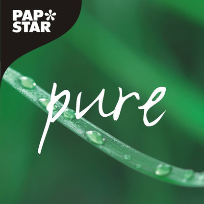 A close-up of a green blade of grass with water droplets, above it the inscription "pure" in white letters and the PAPSTAR logo, emphasizes the environmentally friendly elegance of the PAPSTAR 50 finger food bowls wood "pure" round by PAPSTAR GmbH.