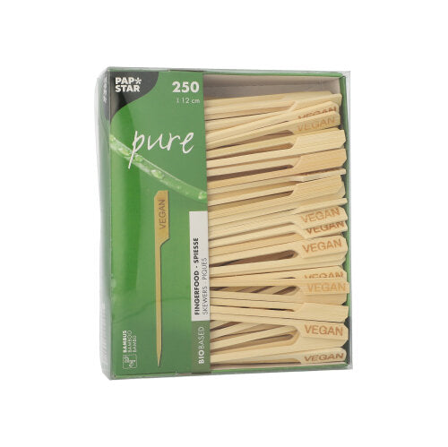 Eine Packung mit 250 PAPSTAR 12 cm Fingerfood Spieße "pure" von PAPSTAR GmbH, vegan und ideal für Partybuffets. Die meist grüne Box mit Weiß- und Holztönen zeigt die Spieße durch die Klarsichtverpackung.