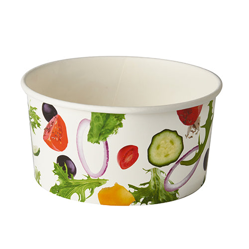 Die Starpak 45 Salatschalen „To Go“ ist eine weiße Einweg-Pappeschale mit 15 cm Durchmesser, auf deren Außenseite Bilder von Tomaten, Gurken, roten Zwiebeln, Salat und Oliven aufgedruckt sind.