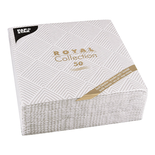 Eine Packung mit 50 PAPSTAR Servietten "ROYAL Collection", 1/4-Falz, 40 x 40 cm, in grau von PAPSTAR GmbH. Die Servietten sind gestapelt und fein säuberlich in einer Klarsichtverpackung mit PAPSTAR-Logo auf der Oberseite verpackt.