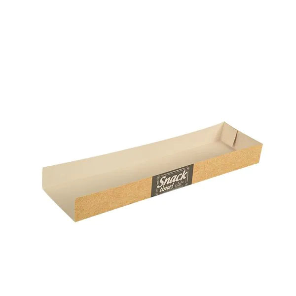 Ein rechteckiges, beigefarbenes PAPSTAR 50 Snacktrays, Pappe "pure" "Good Food" Tablett der PAPSTAR GmbH mit brauner Außenseite und "Good Food" Etikett - eine umweltfreundliche Wahl für jede Gelegenheit, leer auf weißem Hintergrund dargestellt.