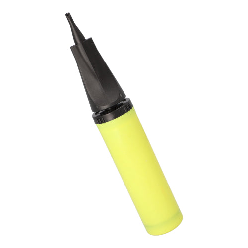 The PAPSTAR pump for foil balloons (28x4.5 cm, yellow) from PAPSTAR GmbH is the ideal party accessory - the handy balloon pump is delivered individually in a bag and features a black nozzle.