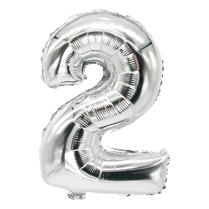 The PAPSTAR foil balloon (35 x 20 cm) in silver from PAPSTAR GmbH is shiny and decorative – ideal as a stylish number-2 decoration.