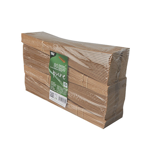 Ein Stapel PAPSTAR 80 Snacktrays, Pappe „pure“ braun von der PAPSTAR GmbH wird in transparenter Folie mit grünem Etikett geliefert; hergestellt aus 100 % Fair-Karton – ideal für eine umweltfreundliche und biologisch abbaubare Entsorgung.