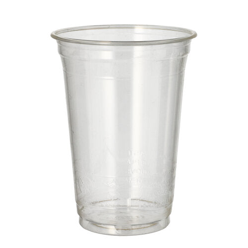 Ein PAPSTAR 65 Kaltgetränkebecher, PLA „pure“ 0,4 l von PAPSTAR GmbH steht glasklar und aufrecht vor schlichtem, weißem Hintergrund.