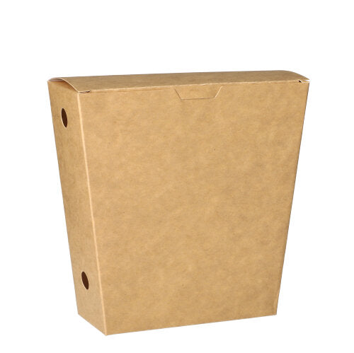 Brauner, umweltfreundlicher Kartonhalter „PAPSTAR 50 Pommes-Frites-Schütte“ (4,3 x 14,5 x 11 cm) mit Klappdeckel der PAPSTAR GmbH, aufrecht stehend auf weißem Untergrund. Packung mit 50 Stück.